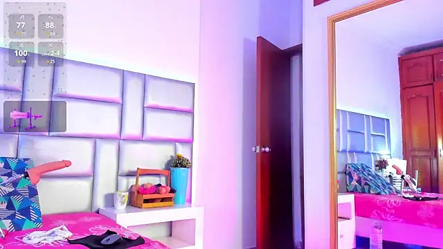 LovelyNickii webcam