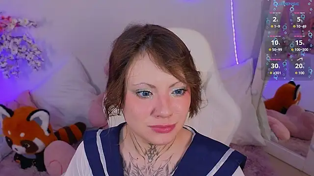 EricaMoonn webcam