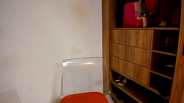 Bloom_Noor webcam
