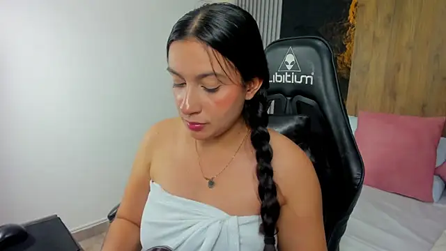 kira_relish webcam