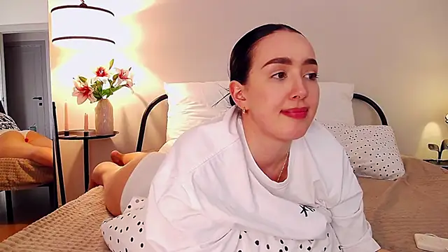 KimKhallifa webcam