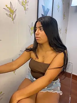 Laia_white webcam
