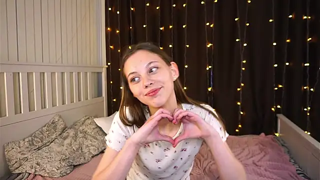 HarriettKitty live sex cam