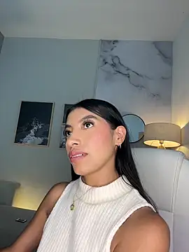 Tiffany_Low webcam