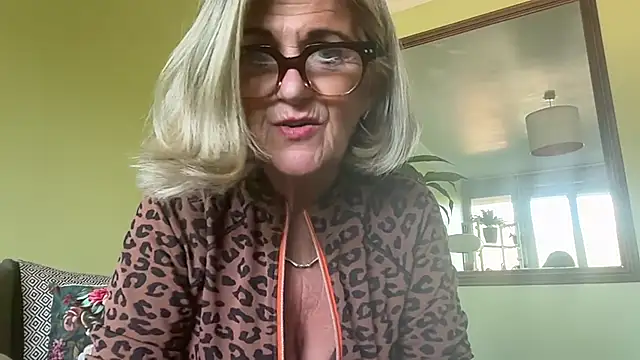 NaughtyMonicaUK chat room