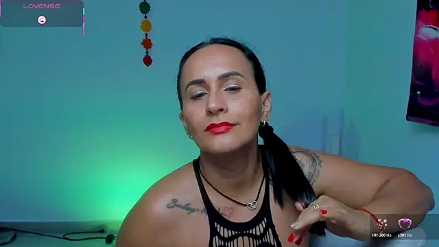Sara_Charmy webcam
