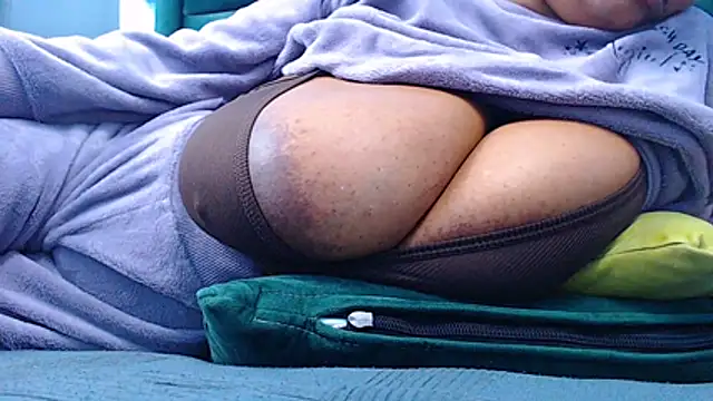 GoddessTitts webcam