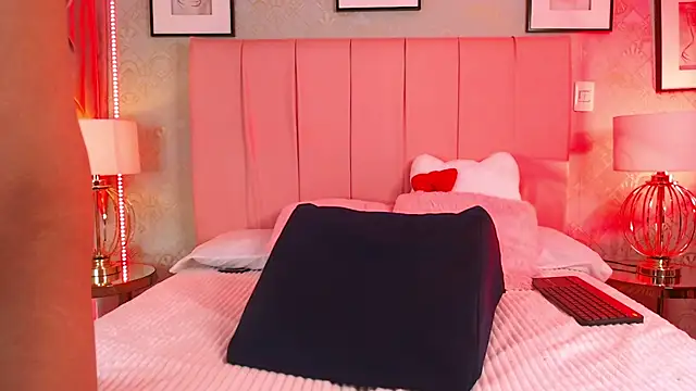 IsabelleDaza webcam