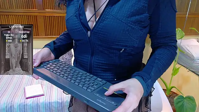 Eli666uwu webcam