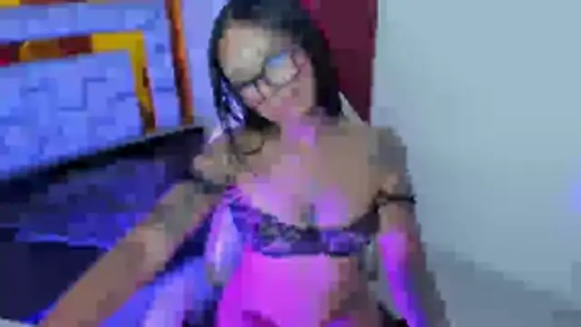 miiaboss_ (Ask my age) - and rub pussy with pajamas