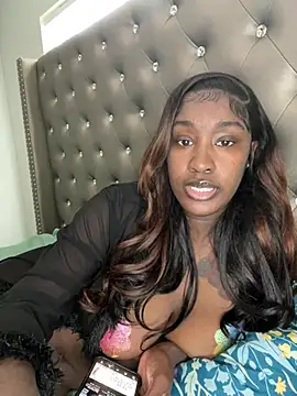 Webcam Model (ToyaThick)  is live.Free join now!