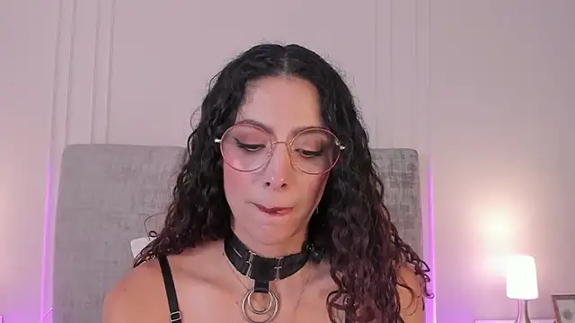 angel-bells (Ask my age) - Punishment in heels👠🔥