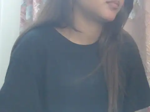 nancyruvi (F teen) - full nude in public