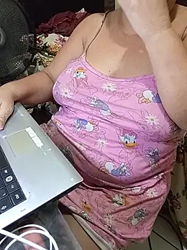 Ravena2290 webcam