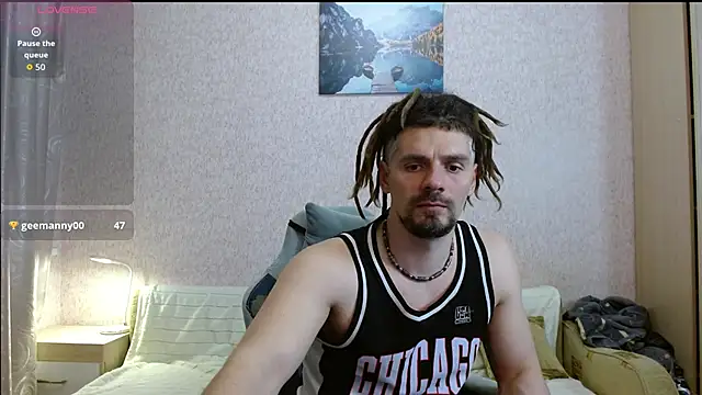 Aestheticguy101 webcam