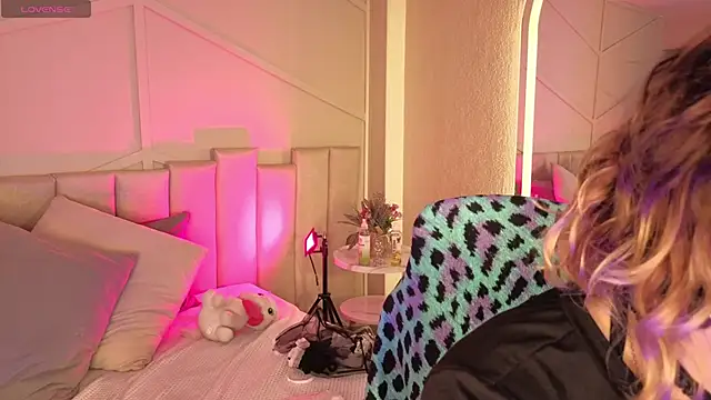Rossiee_huntt webcam