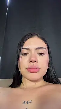 VioletEvanzz webcam