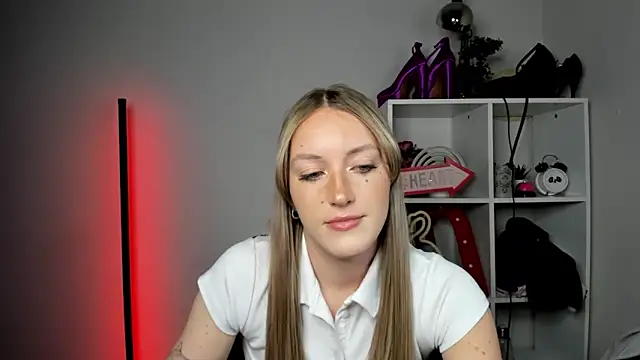 chat nude EvelynBlond