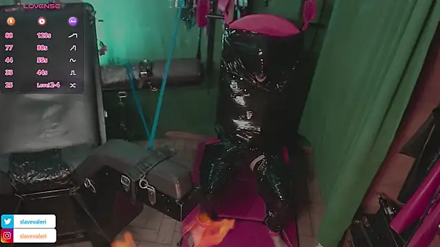 kenllyhot_and_valeriahell webcam