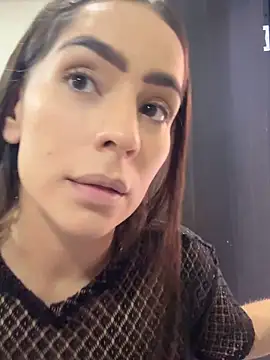 Webcam Model (Mau_White)  is live.Free join now!