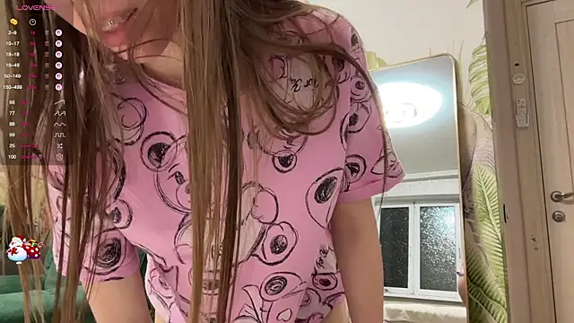 tinykisa (F young) - Boobs out