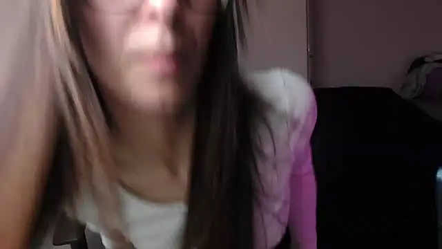sofiasweetsecret (F young) - Controla mi domi mientras enseño el coño