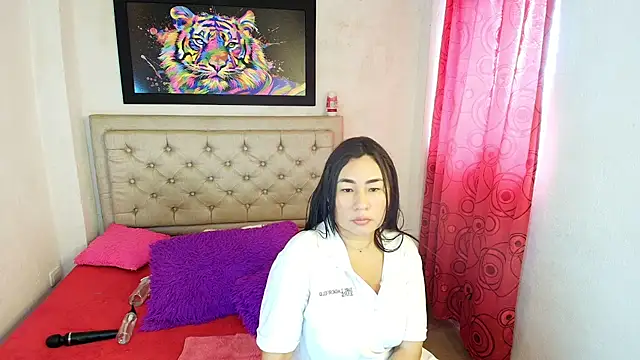 Perla_kpop webcam