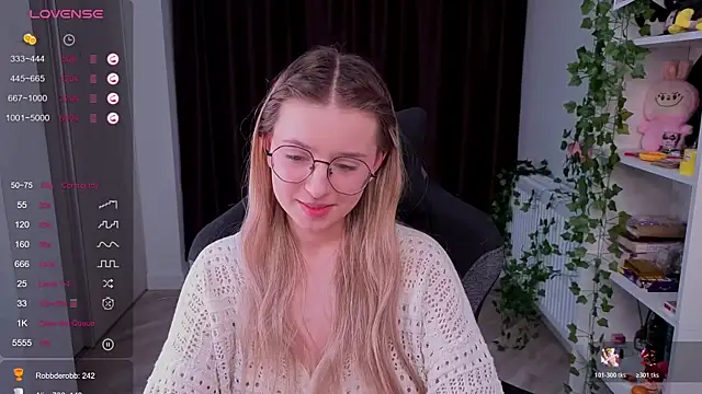 aviaveavii webcam