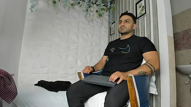 leonidaskaiser (M young) - first cum of the day
