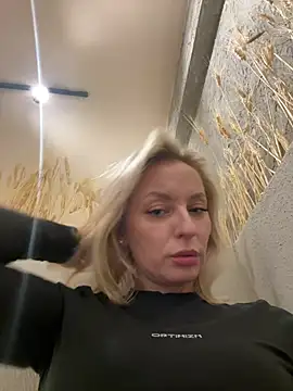 vikabunny1 (Ask my age) - Horny wet pussy let's cum together