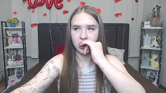 LauraHlot webcam