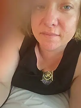 julimonroe webcam