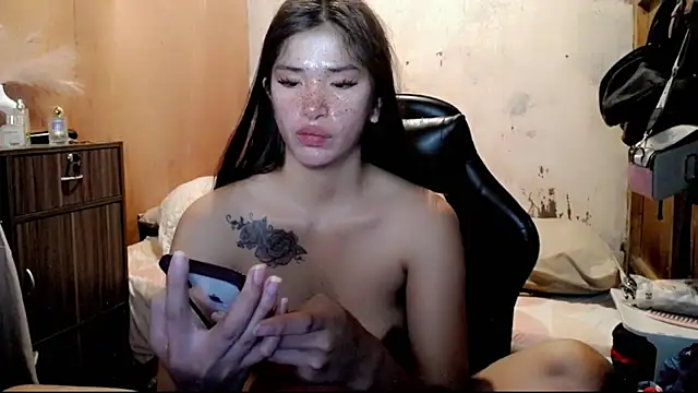 yanaleciousxx webcam