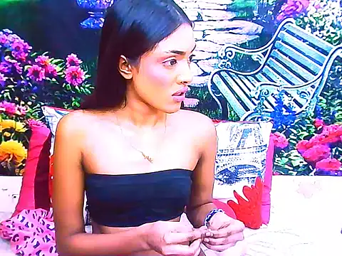 IndianPretty14u2Luv webcam