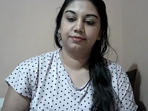 bellachow10 - Bellachow10's free webcam - UK Sex Cams
