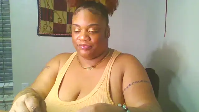 NaughtyHottieBBW webcam