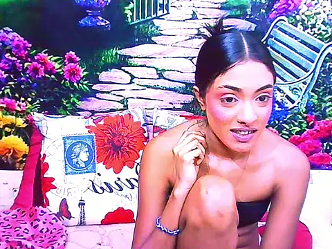 IndianPretty14u2Luv webcam