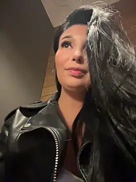 Tisha_Busty