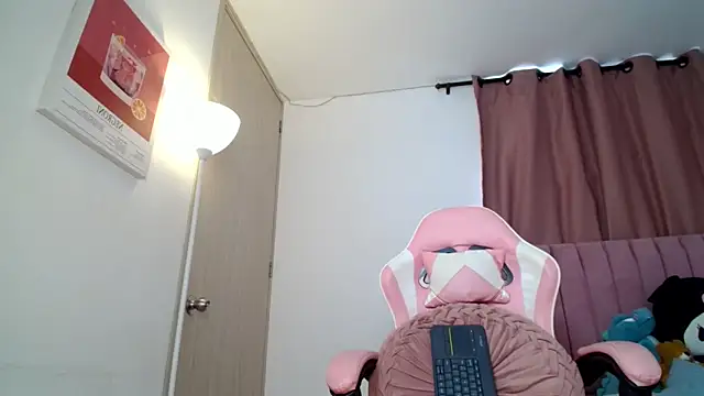 emmily_forev3r webcam