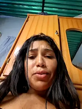 Webcam Model (Putaalexa)  is live.Free join now!