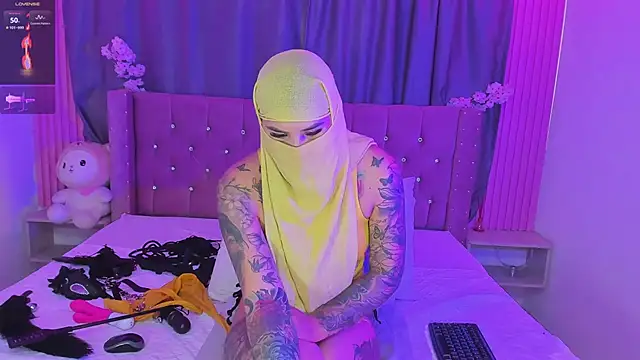 Nayla-Mouna webcam