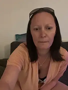 LindaLee90 webcam