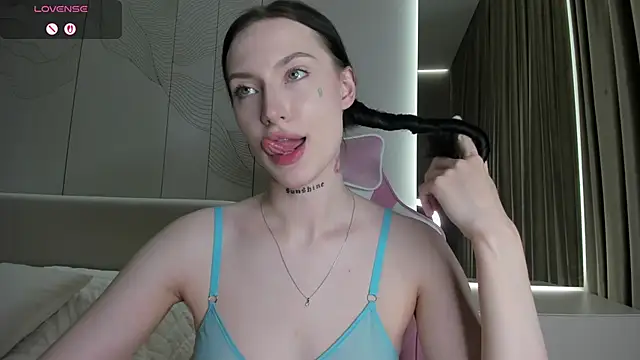 JenniferQueen11 webcam