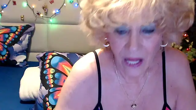 HappyWomanOn webcam