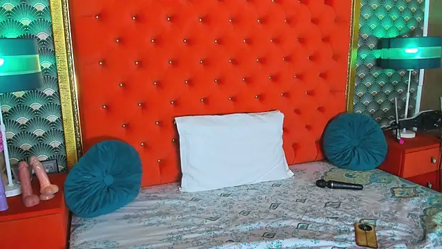 VallerieJones webcam