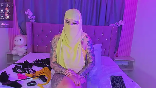 Nayla-Mouna webcam