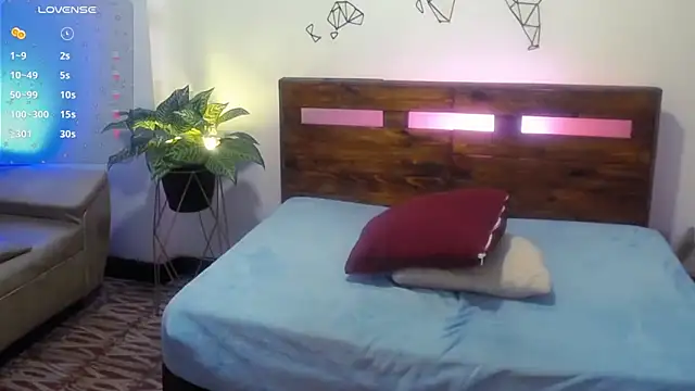 Yeseniaa25_ webcam