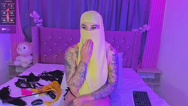 Nayla-Mouna webcam
