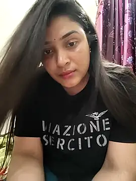Webcam Model (Joya-02)  is live.Free join now!