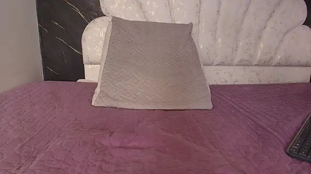kissme_luna webcam